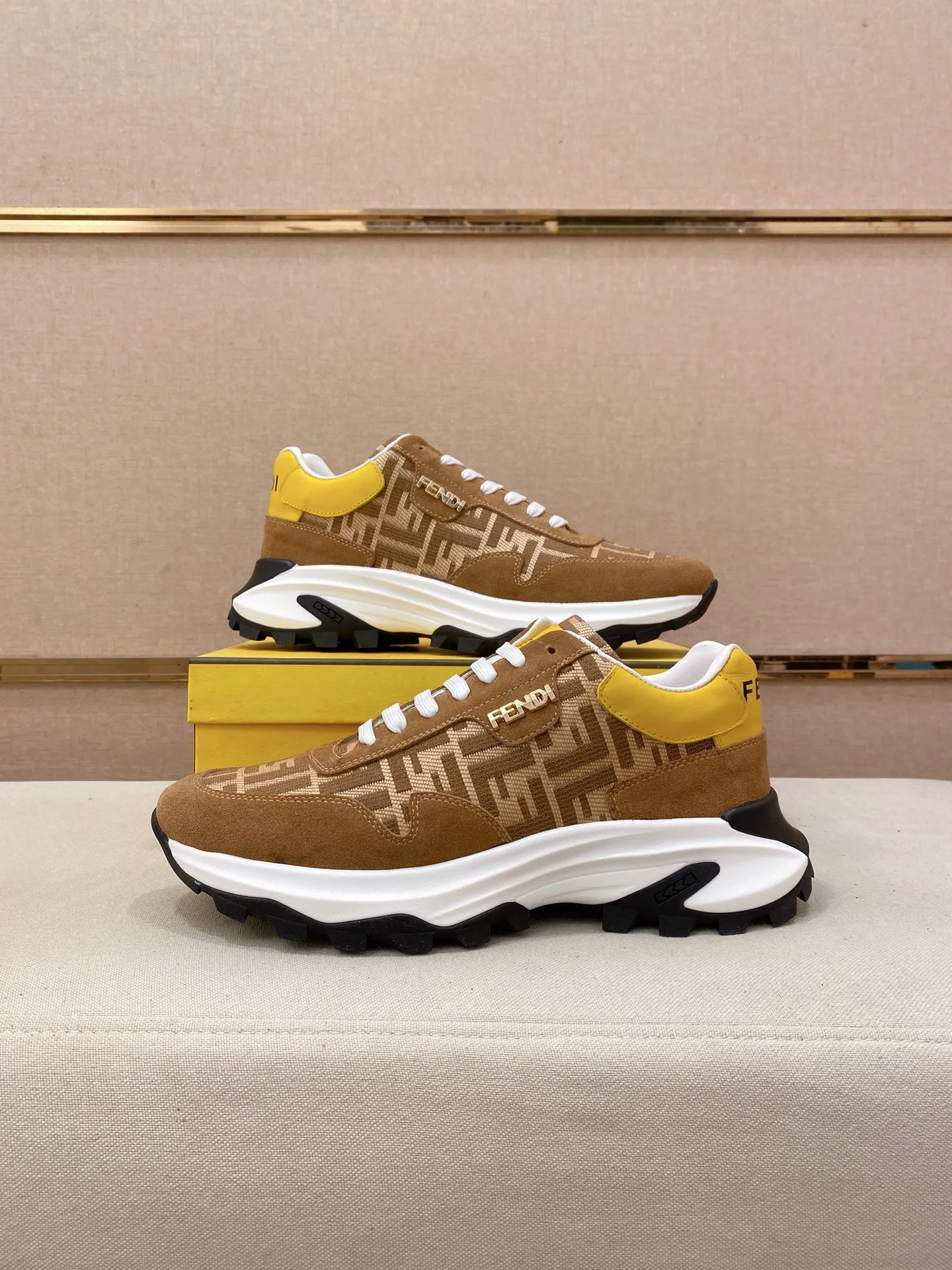Men's shoes 💰 462💰 (fendi) New style 👊🏻 upper 🇮🇹 imported cowhide fabric 🇩🇪 lining imported sheepskin lining. The original outsole is molded to highlight the identity of every man, and the upper foot is elegant and stable🚶🏻🚶🏻The high-end custom counters reproduce the original version📯No matter the wind or rain, the shoe last remains unchanged and can withstand the verification of time🔍️,🔵 Size: 38-44